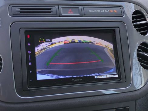 Used 2017 Volkswagen Tiguan Limited image 27