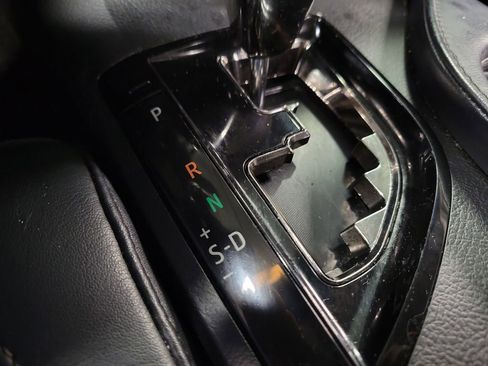 Used 2014 Toyota Avalon Limited w/ Technology Package FWD image 17