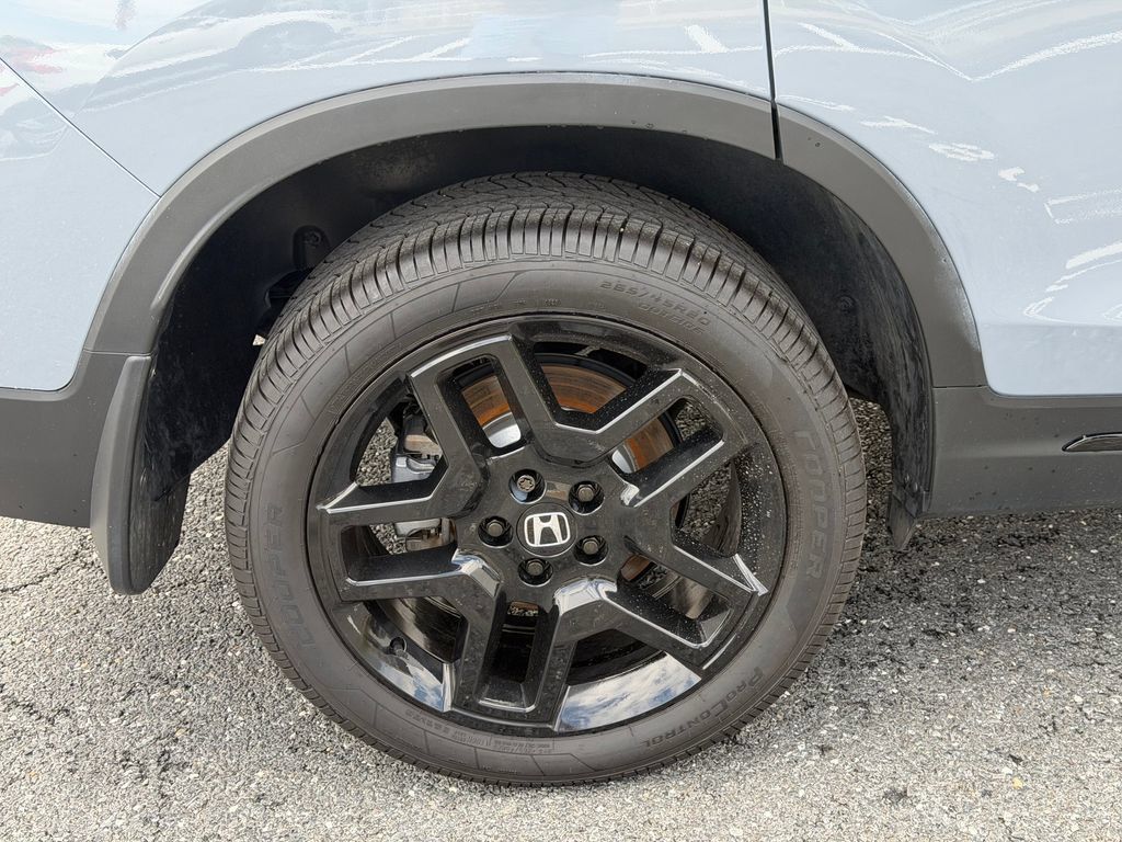 Used 2024 Honda Passport Black Edition image 12