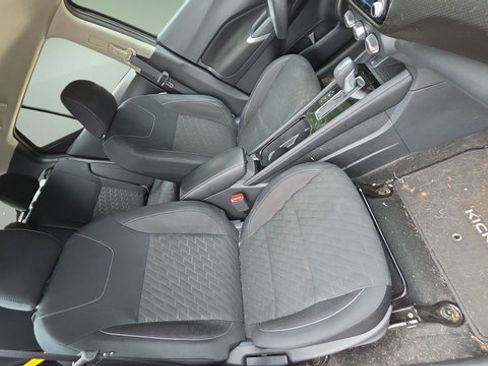 Used 2024 Nissan Kicks SV FWD image 13