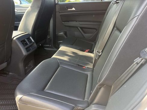 Used 2020 Volkswagen Atlas Cross Sport SE FWD image 21