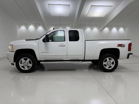 Used 2013 Chevrolet Silverado 2500 LTZ w/ LTZ Plus Package image 5