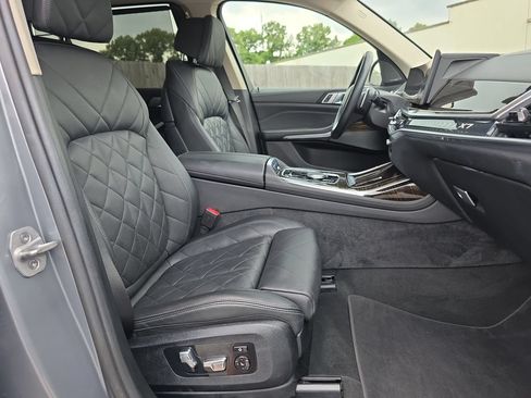 Used 2024 BMW X7 xDrive40i AWD/4WD image 16
