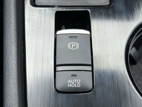 Certified 2025 Nissan Rogue S FWD image 8