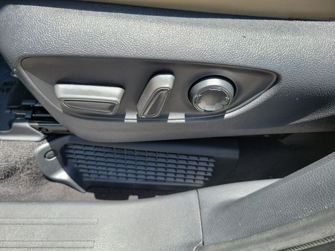 Used 2021 Toyota Sienna XLE FWD image 13