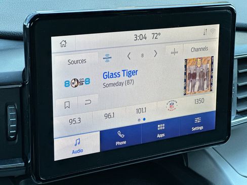 Used 2024 Ford Explorer XLT w/ Equipment Group 202A image 19