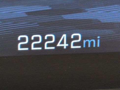 Used 2025 Chevrolet Equinox LT AWD/4WD image 2