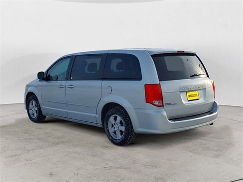 Used 2012 Dodge Grand Caravan SE image 3