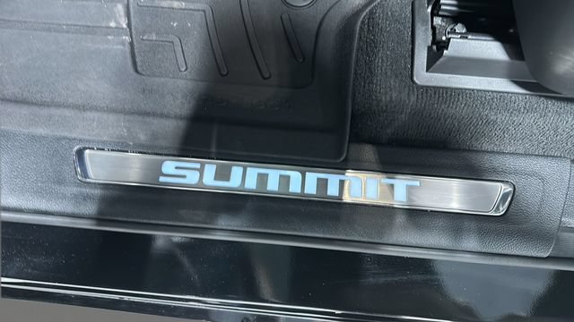 Used 2024 Jeep Grand Cherokee Summit AWD/4WD image 14