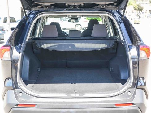 Used 2025 Toyota RAV4 XLE AWD/4WD image 26