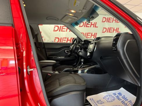 Used 2016 Kia Soul + w/ Audio Package FWD image 12
