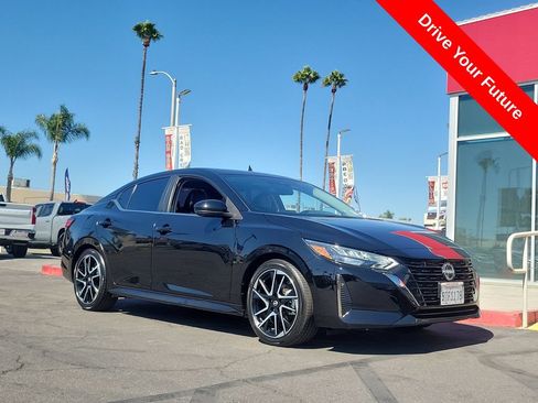 Used 2025 Nissan Sentra SR w/ SR Premium Package FWD image 33