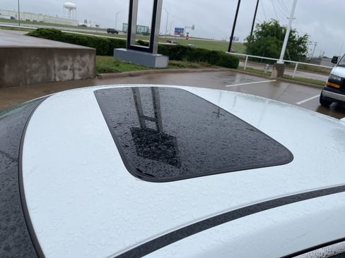 Used 2020 Honda Insight Touring image 9