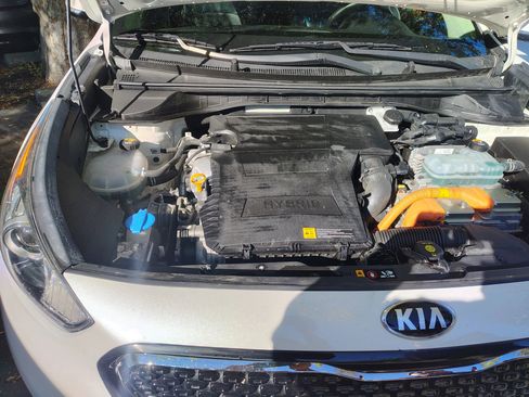 Used 2019 Kia Niro Touring image 27