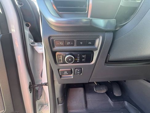 Used 2024 Ford F150 Platinum w/ FX4 Off-Road Package AWD/4WD image 13