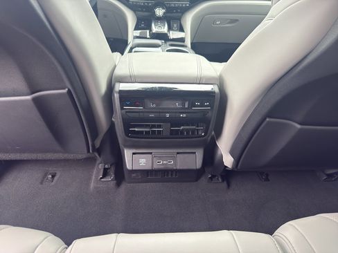 Used 2023 Acura MDX FWD w/ Technology Package image 13