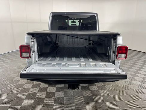 Used 2022 Jeep Gladiator Sport AWD/4WD image 36