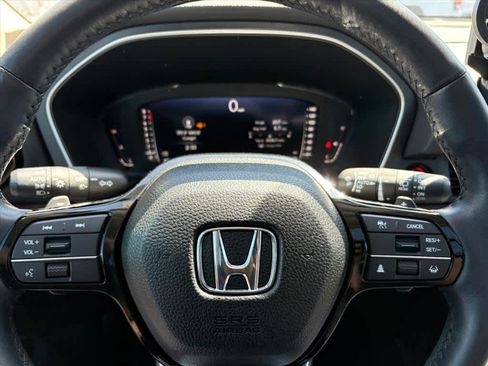 Used 2025 Honda Pilot Elite image 16