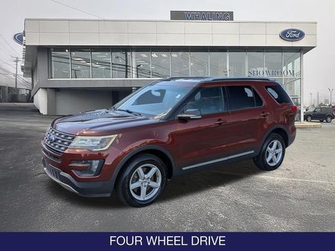 Used 2016 Ford Explorer XLT w/ Equipment Group 202A AWD/4WD image 3