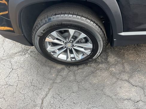 Used 2025 Chevrolet Equinox LT image 32