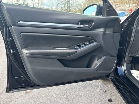 Used 2023 Nissan Altima 2.5 SV image 10