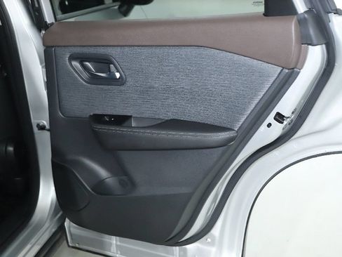 Certified 2022 Nissan Rogue SV FWD image 29
