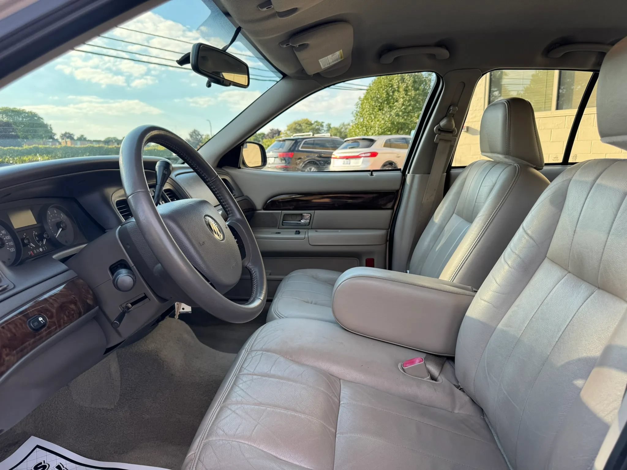 Used 2010 Mercury Grand Marquis LS RWD image 17