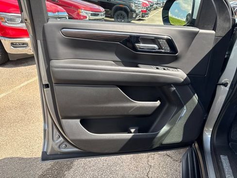 Used 2025 Chevrolet Tahoe LT AWD/4WD image 7