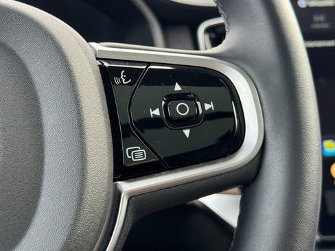 Certified 2025 Volvo XC90 B5 Plus image 19