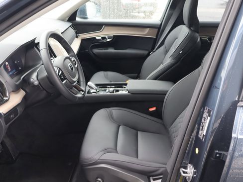Certified 2025 Volvo XC90 B6 Plus image 16