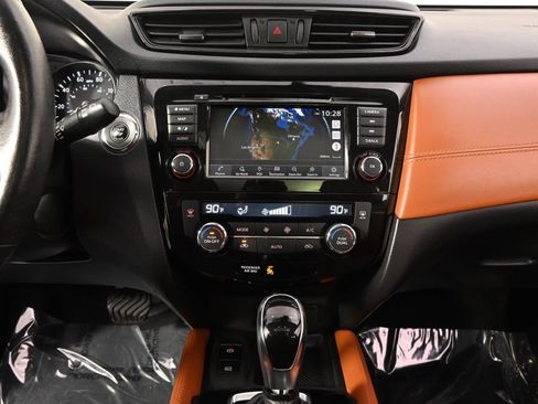 Used 2018 Nissan Rogue SL w/ Premium Package AWD/4WD image 27