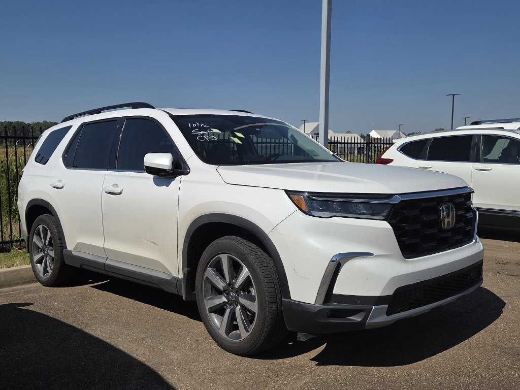 Used 2025 Honda Pilot Elite image 3