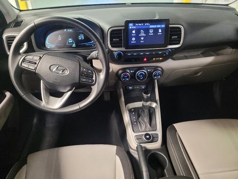 Used 2024 Hyundai Venue SEL FWD image 22