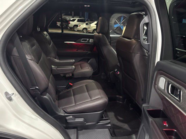 Used 2025 Ford Explorer Platinum w/ Ultimate Package AWD/4WD image 19