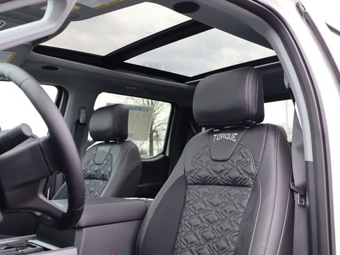 New 2026 Ford F250 Lariat w/ Black Appearance Package AWD/4WD image 4