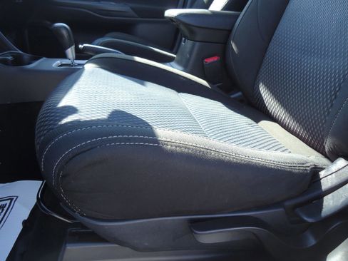 Used 2016 Mitsubishi Outlander ES image 20