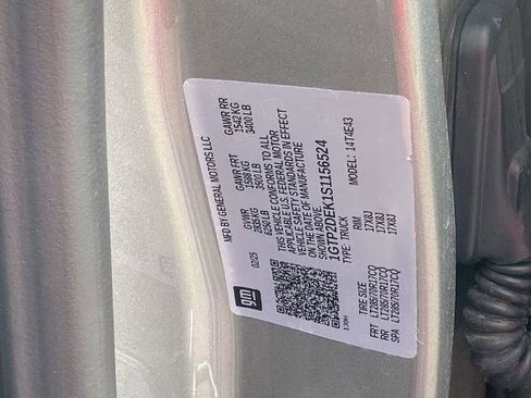 Used 2025 GMC Canyon AT4 w/ AT4X Package image 30