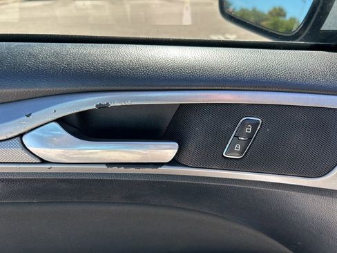 Used 2020 Ford Fusion SE image 12