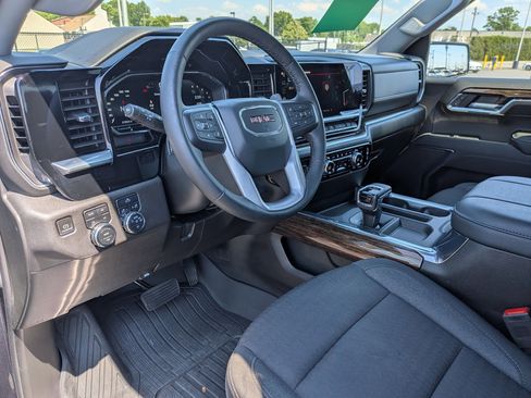 Certified 2023 GMC Sierra 1500 Elevation w/ X31 Off-Road Package AWD/4WD image 9