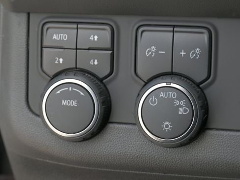 Used 2023 Chevrolet Tahoe Z71 w/ Luxury Package AWD/4WD image 26