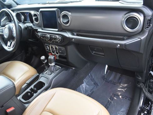 Used 2023 Jeep Gladiator Rubicon w/ Cold Weather Group image 31