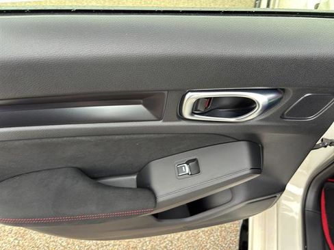 Used 2025 Honda Civic Type R image 17