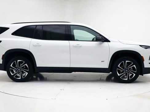 Used 2025 Buick Enclave Sport Touring image 3