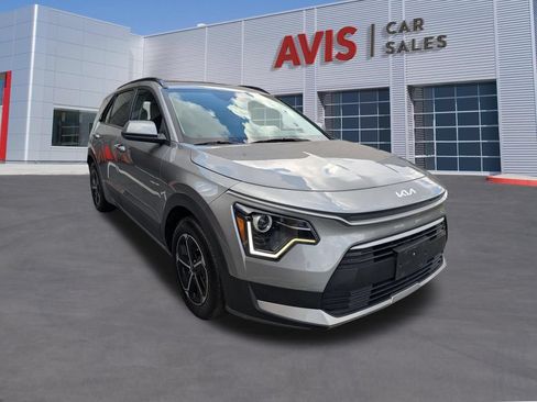 Used 2025 Kia Niro LX FWD image 3