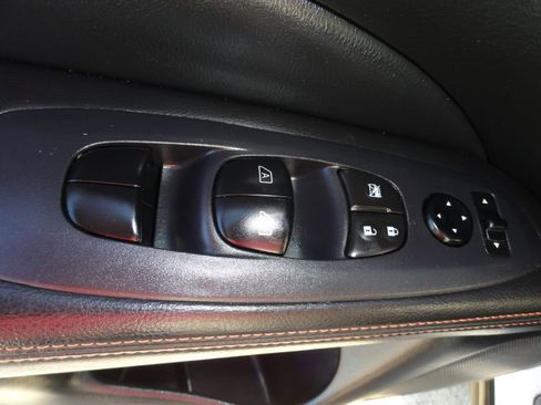 Used 2019 Nissan Pathfinder SL image 29