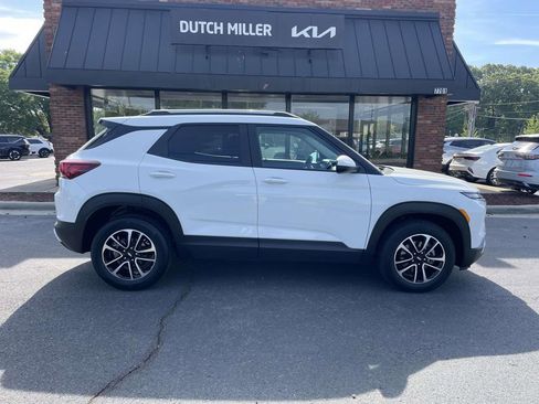 Used 2025 Chevrolet TrailBlazer LT AWD/4WD image 8