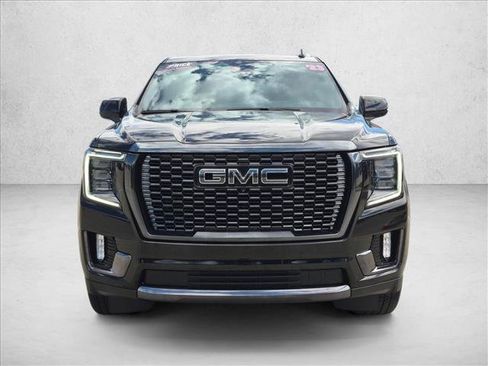 Used 2023 GMC Yukon Denali Ultimate AWD/4WD image 2