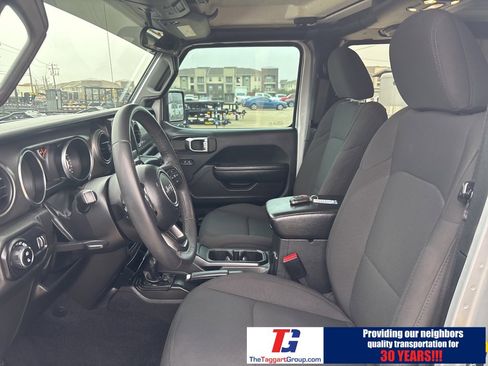 Used 2023 Jeep Gladiator Sport image 13