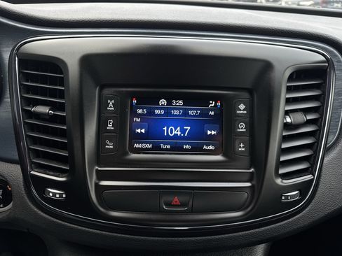 Used 2015 Chrysler 200 S w/ Comfort Group image 14