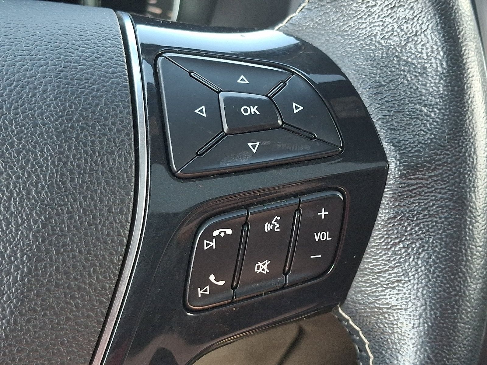 Used 2018 Ford Explorer Platinum AWD/4WD image 24